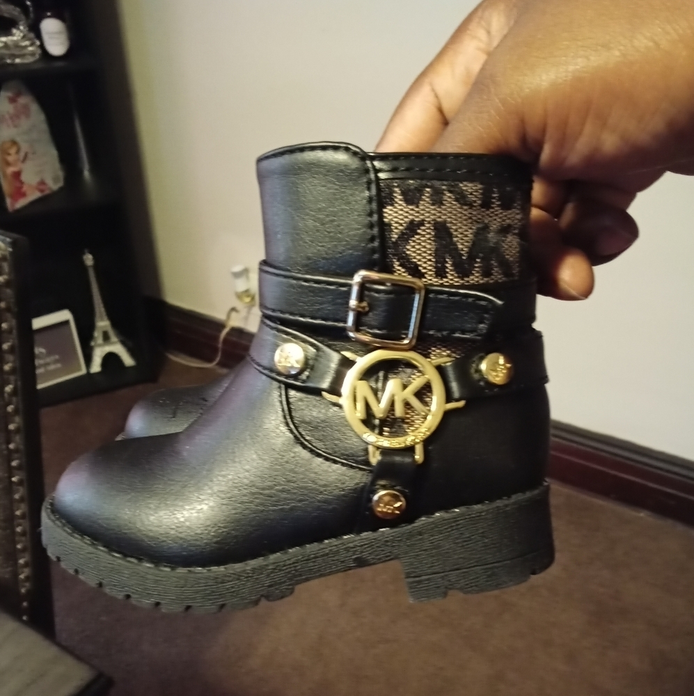 Kid shoes
